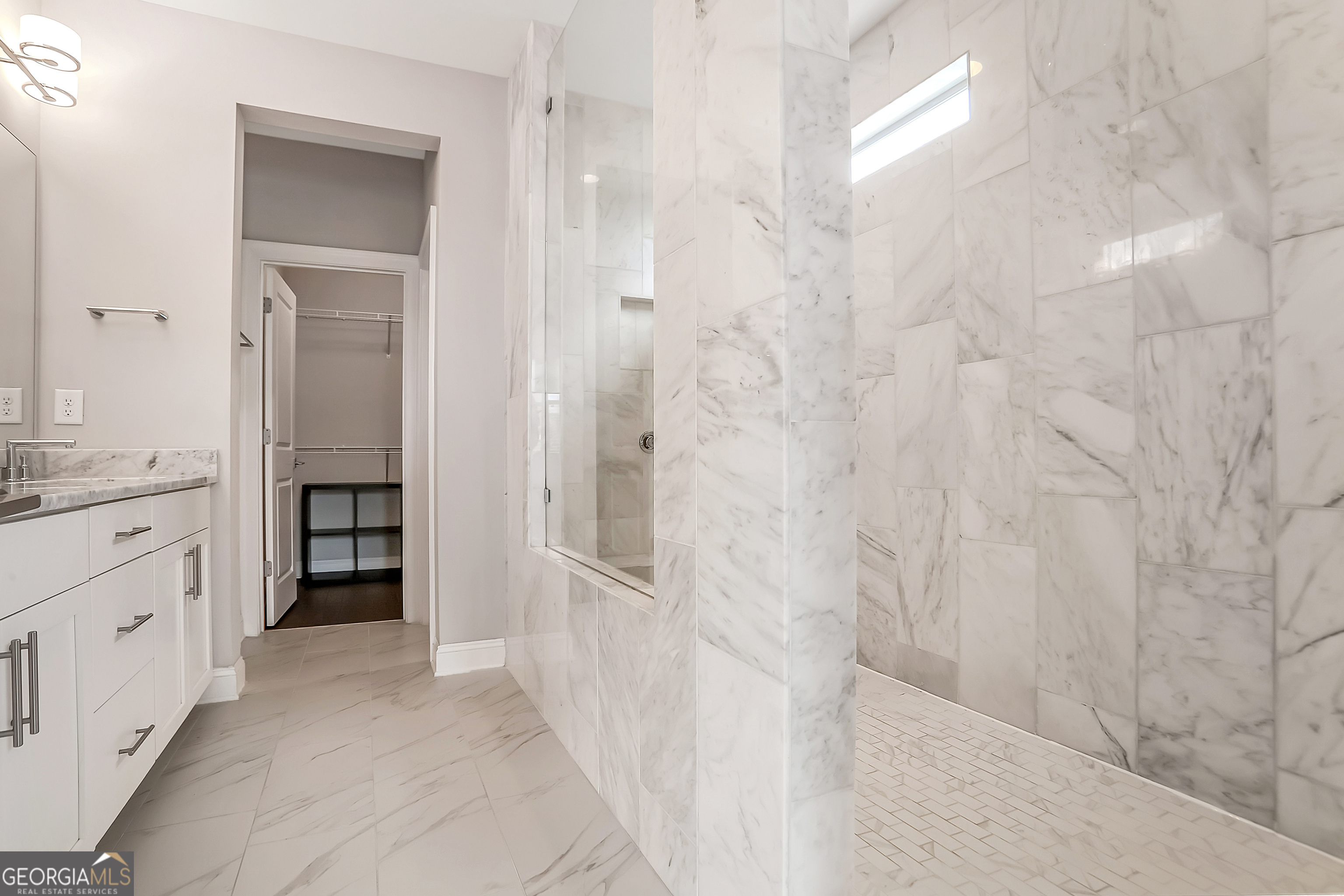 Sandy Springs, Georgia 30342, United States, 3 Bedrooms Bedrooms, ,4 BathroomsBathrooms,Residential,Active,155930