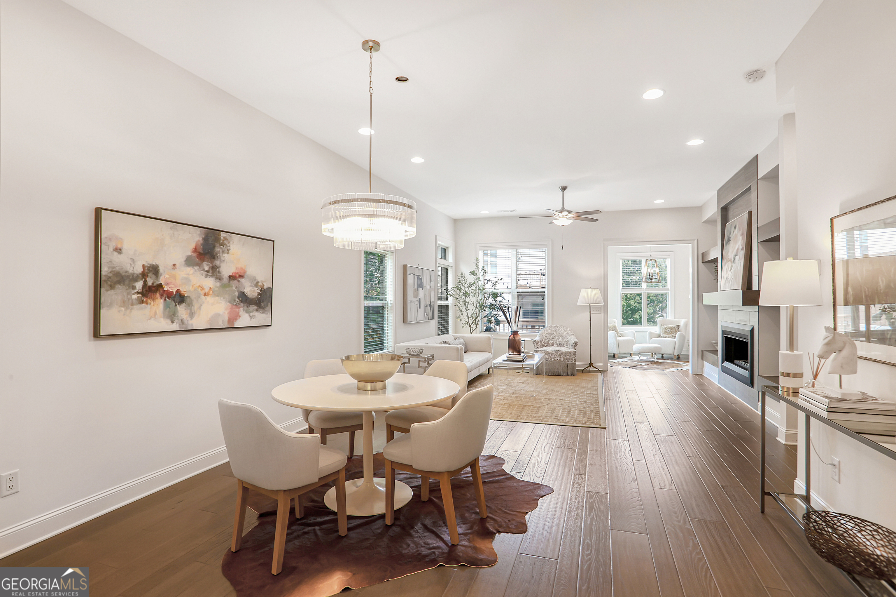 Sandy Springs, Georgia 30342, United States, 3 Bedrooms Bedrooms, ,4 BathroomsBathrooms,Residential,Active,155930