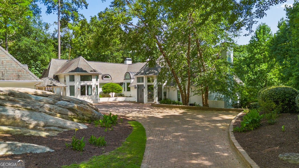 Photo of 3906 Paces Ferry Road NW, Atlanta, GA 30327 (MLS # 10812428)