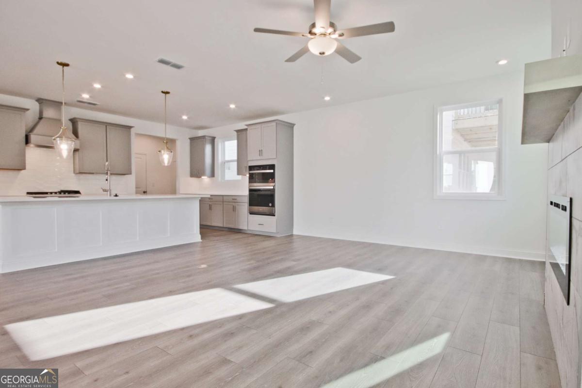 4212 Adler CIR 48