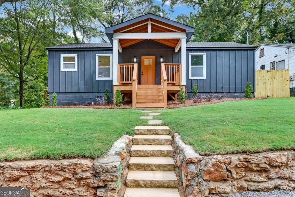 Photo of 1250 Byewood Lane, Atlanta, GA 30310 (MLS # 10767368)