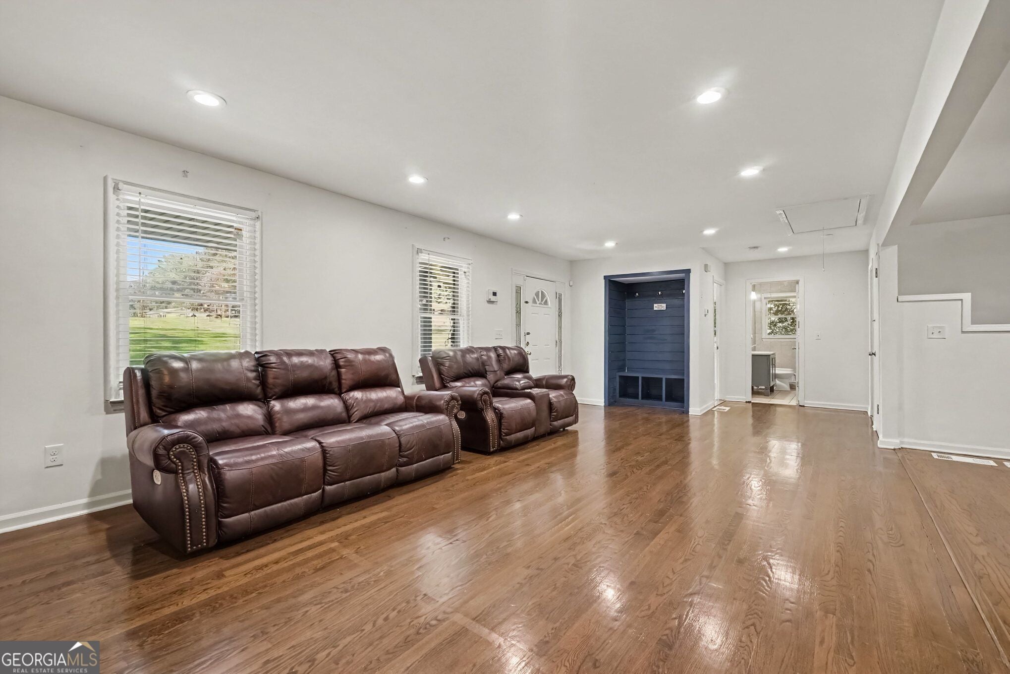 5808 Darry CIR