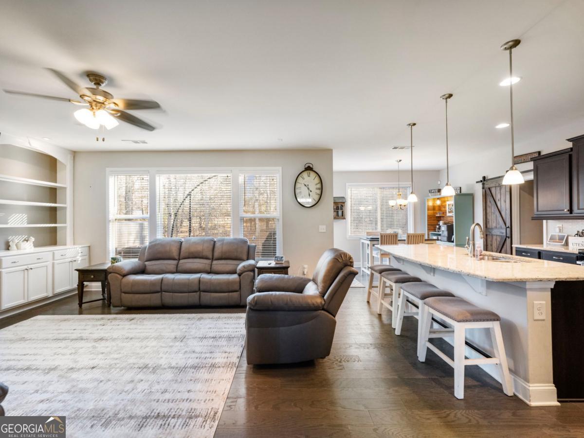 1086 Liberty Park DR