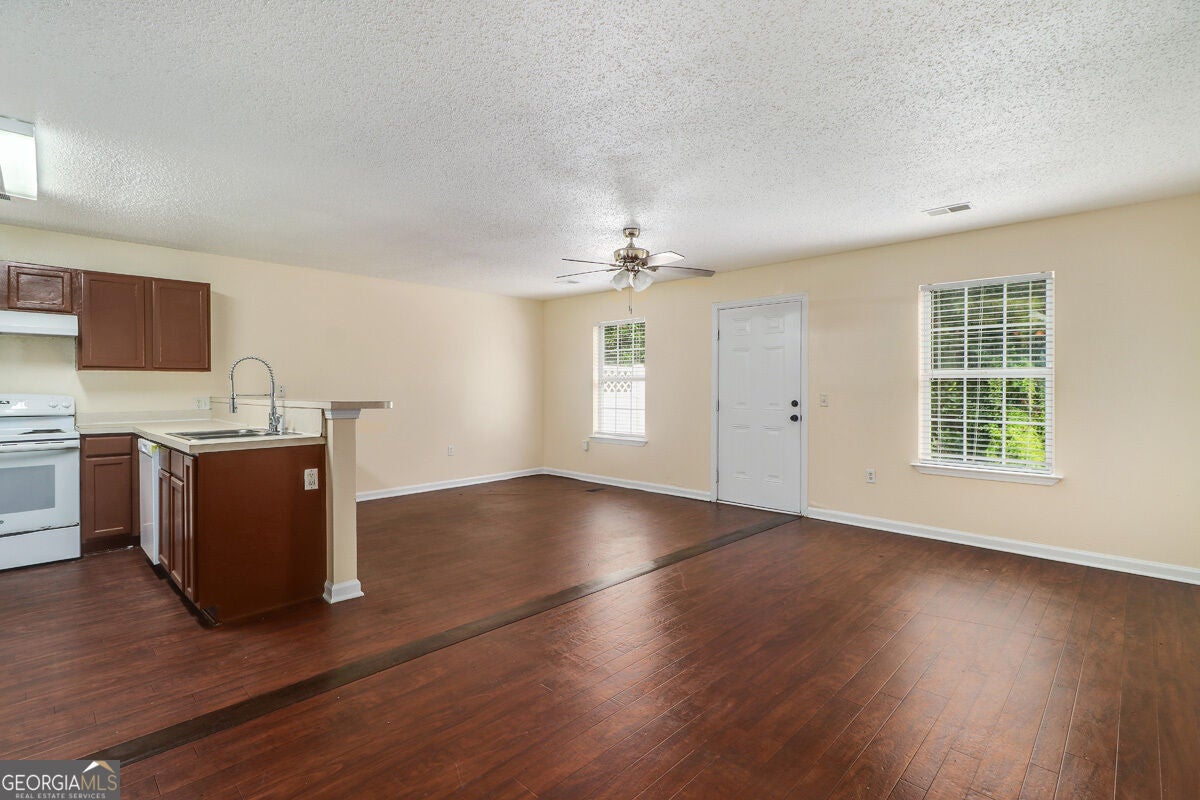 1118 Towne Park DR