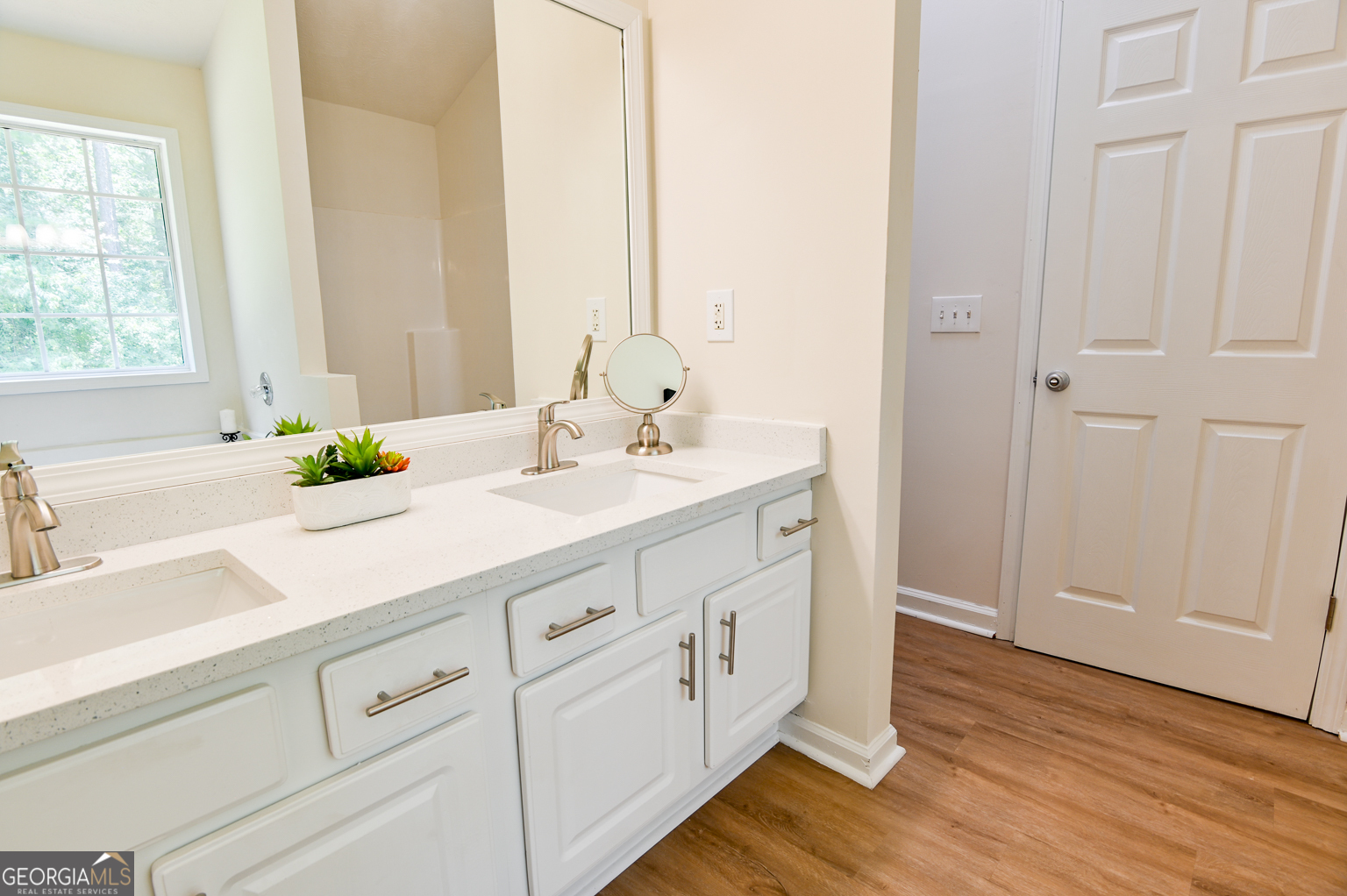 Elliott Grove - Residential