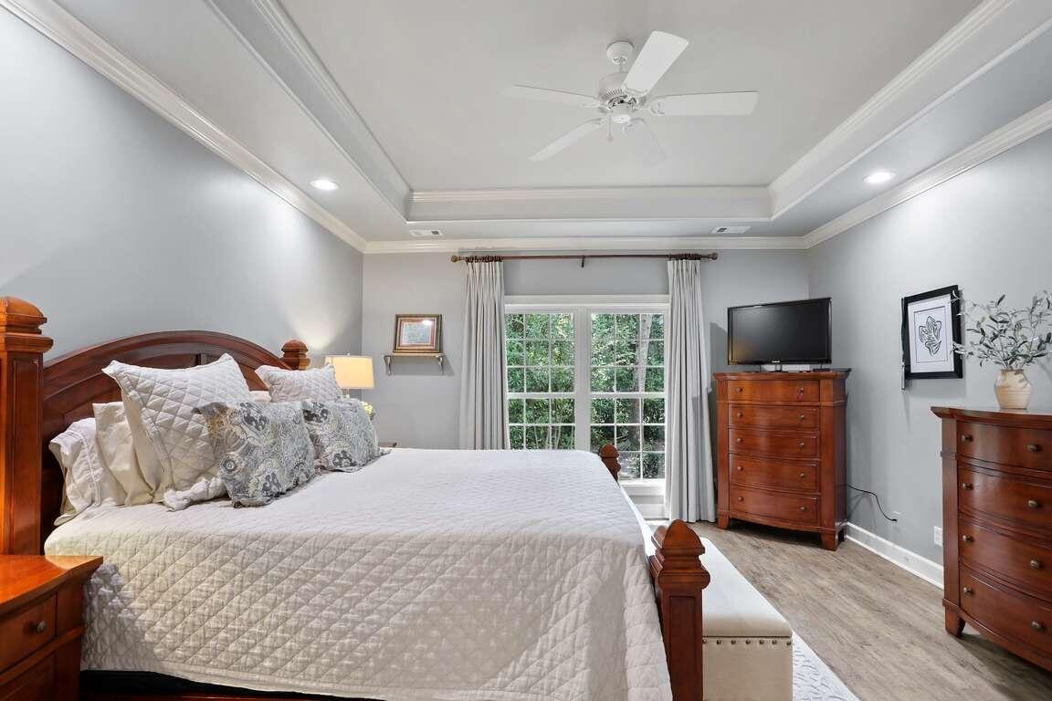 Photo 56 of 88 of 122 Woodline DR house