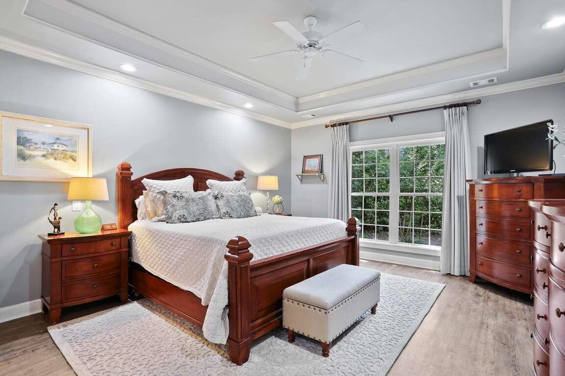 Photo 53 of 88 of 122 Woodline DR house