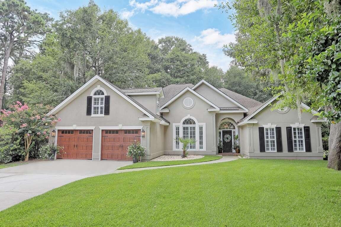 Photo 3 of 88 of 122 Woodline DR house