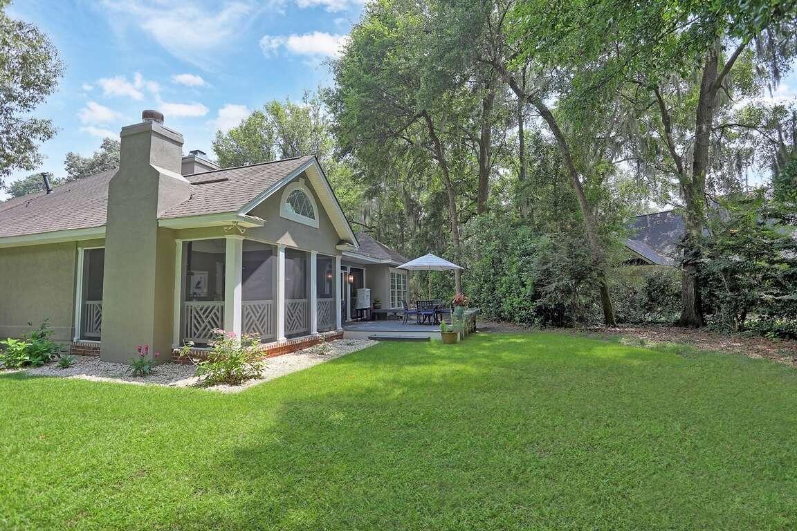 Photo 8 of 88 of 122 Woodline DR house