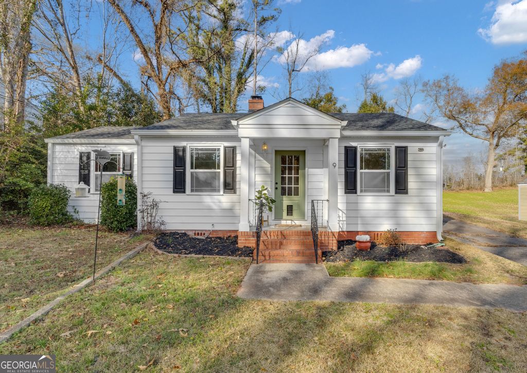 Photo of 9 Meridian Drive, Newnan, GA 30263 (MLS # 10661588)