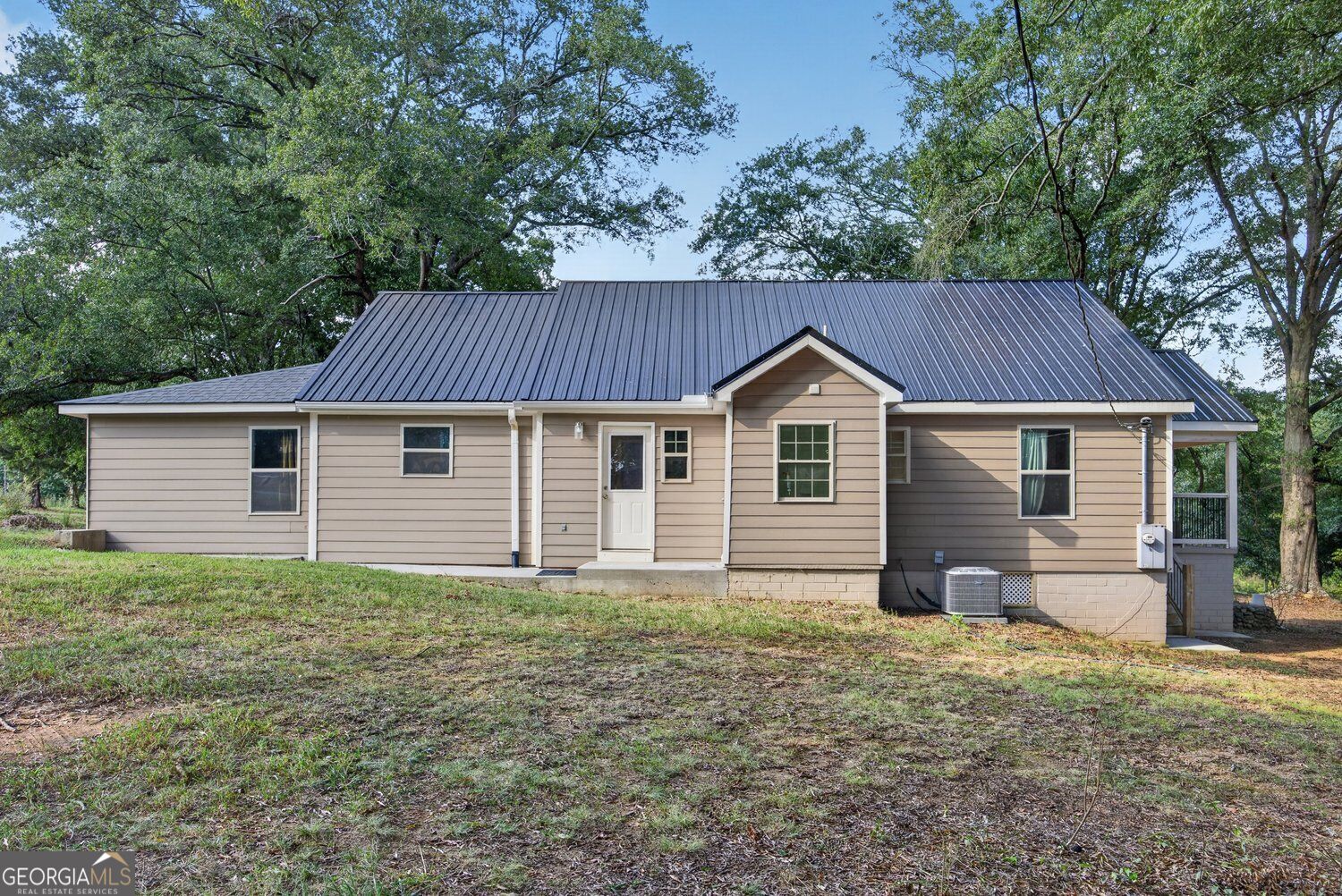 210 Shaw Road SW