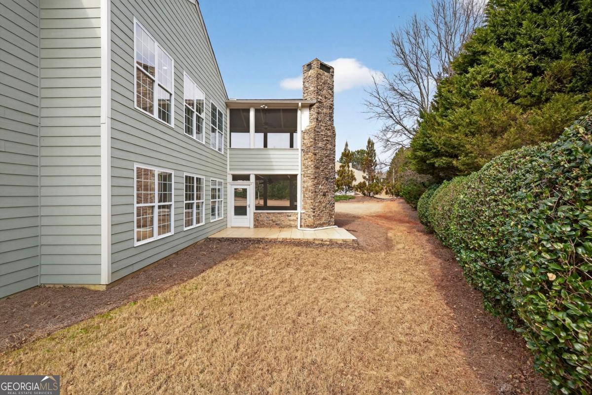 1010 Overlook CV
