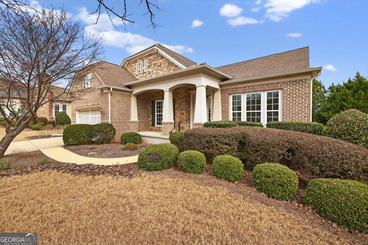 1010 Overlook Cove
