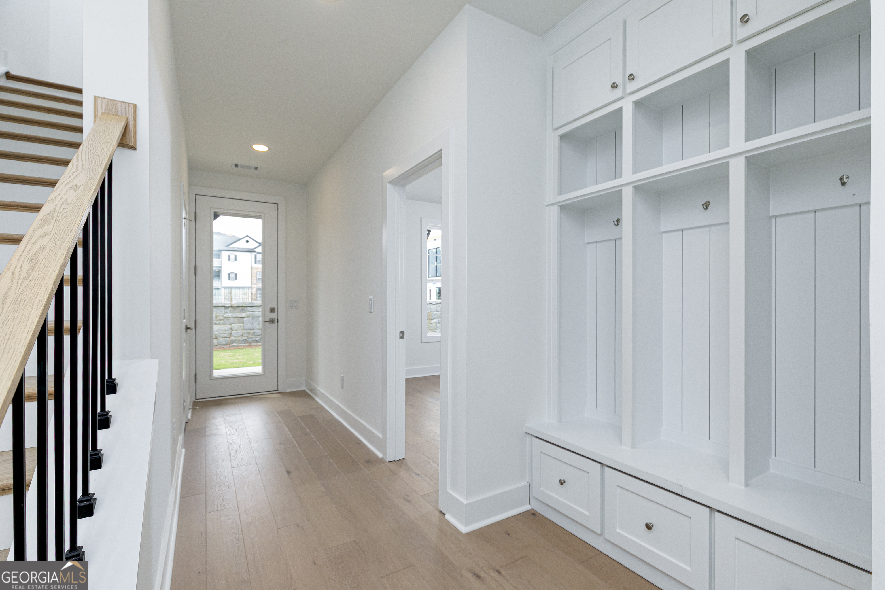 2255 Crestview DR 43
