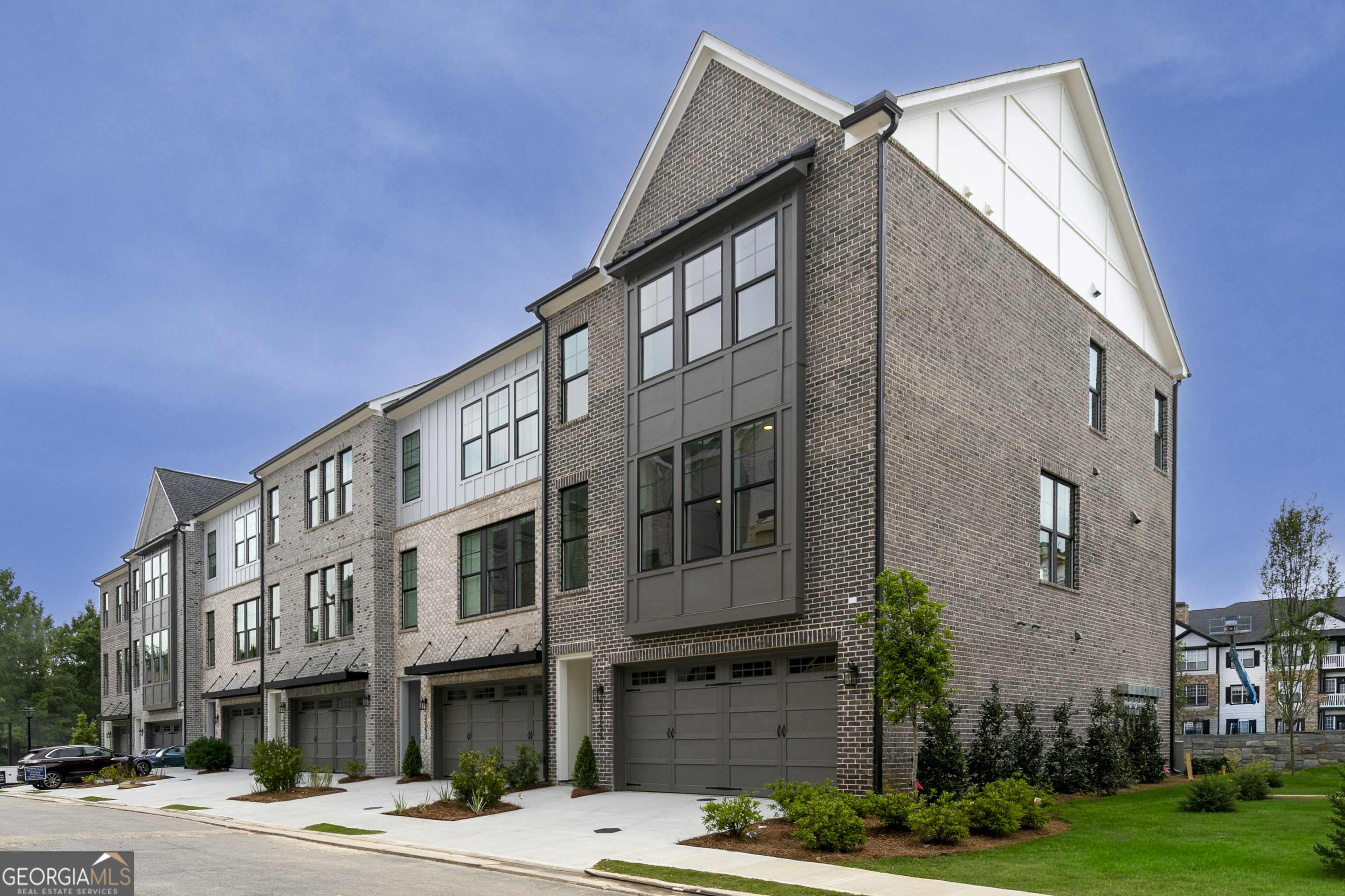 2255 Crestview DR 43