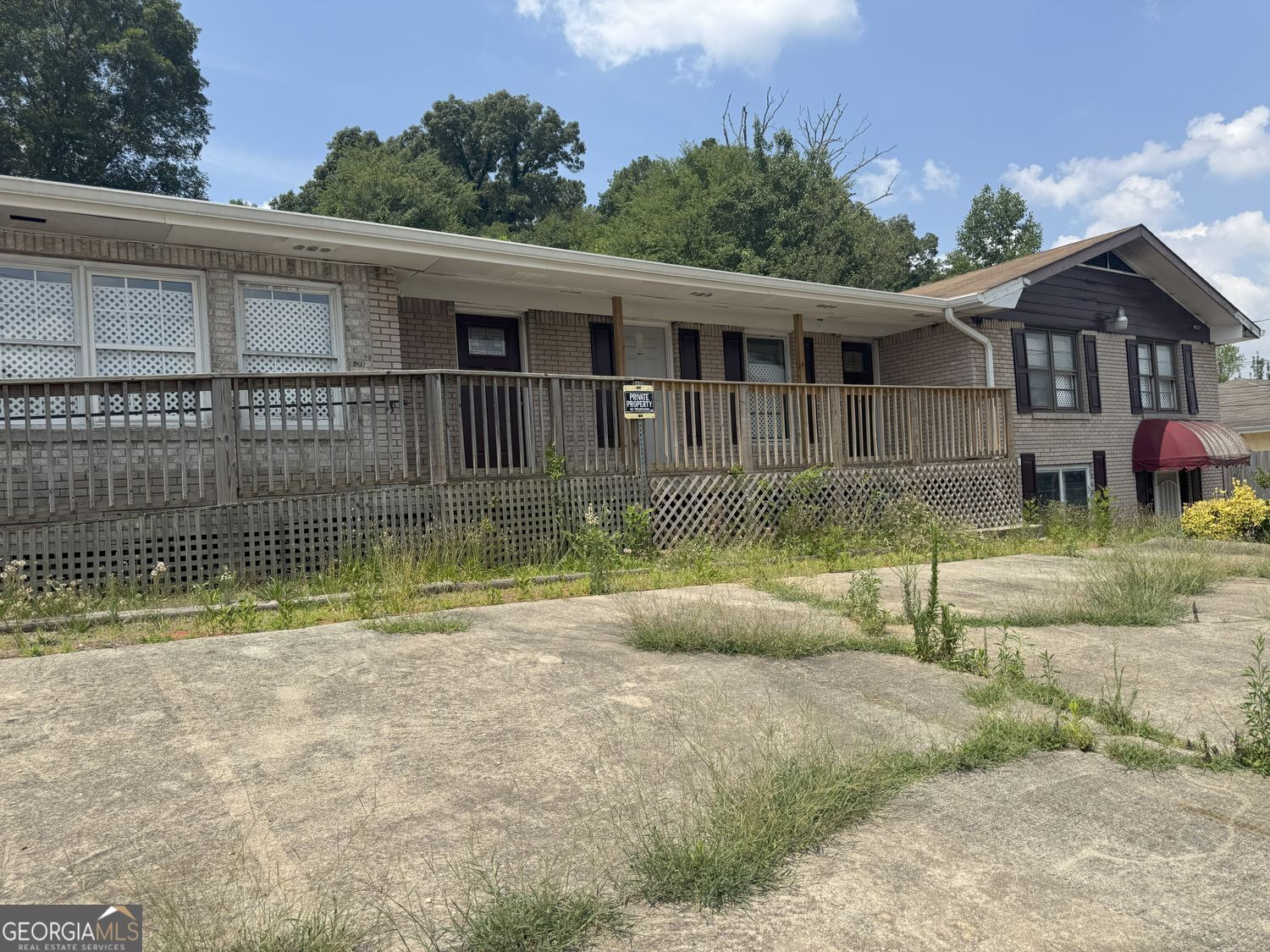 Prime location in the Atlanta area with versatile potential for office based enterprises. Was originally designed and retrofitted for a daycare.