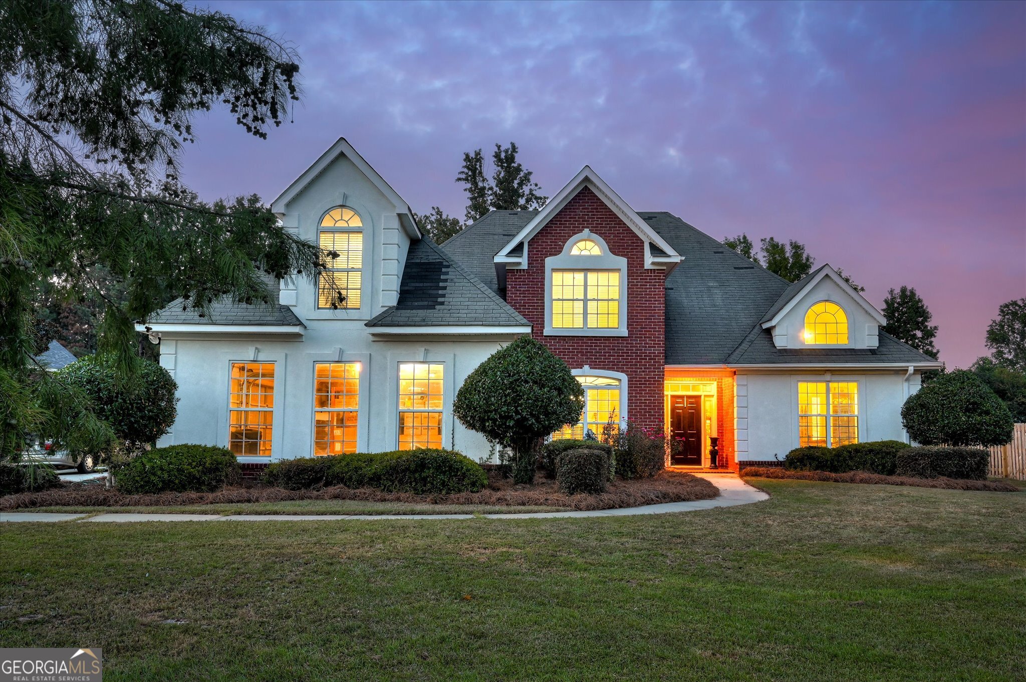 903 Windmill PKWY
