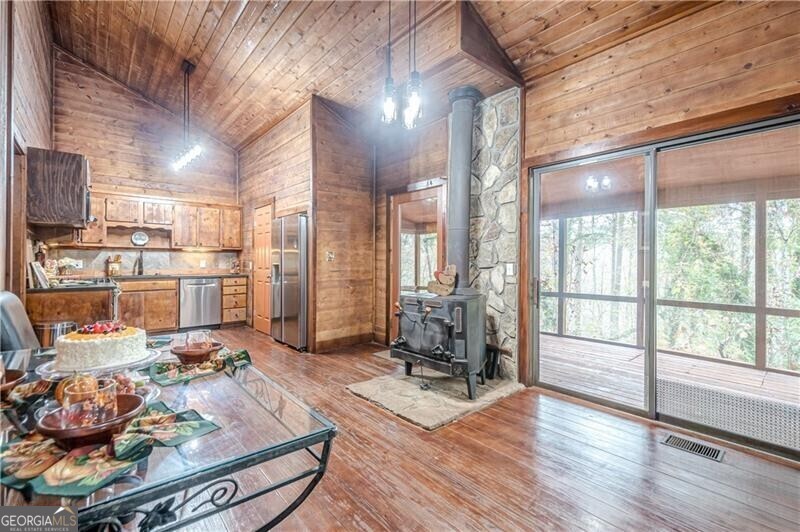 Jasper, Georgia 30143, United States, 2 Bedrooms Bedrooms, ,2 BathroomsBathrooms,Residential,Pending,11105