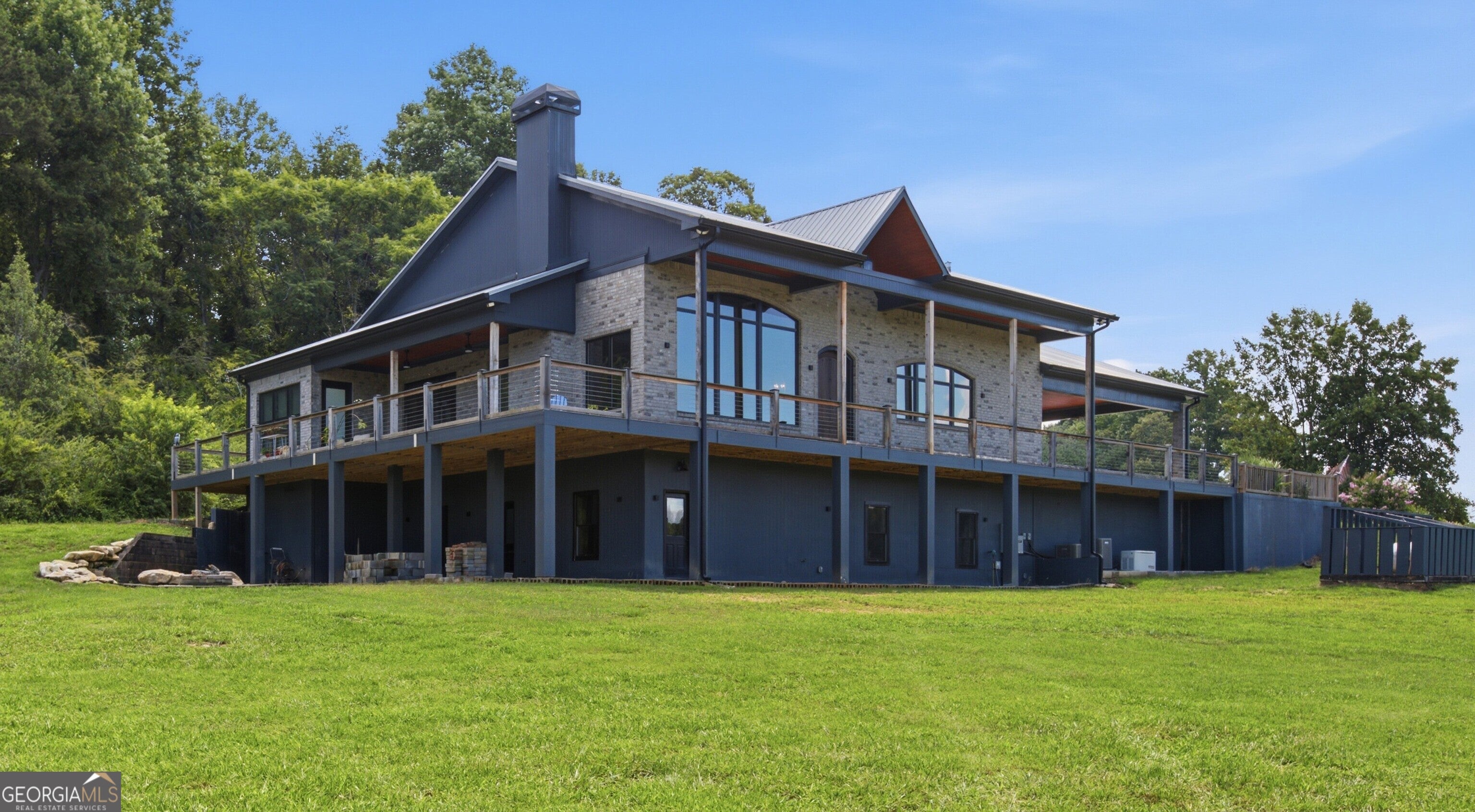 593/525 Amy's Creek RD