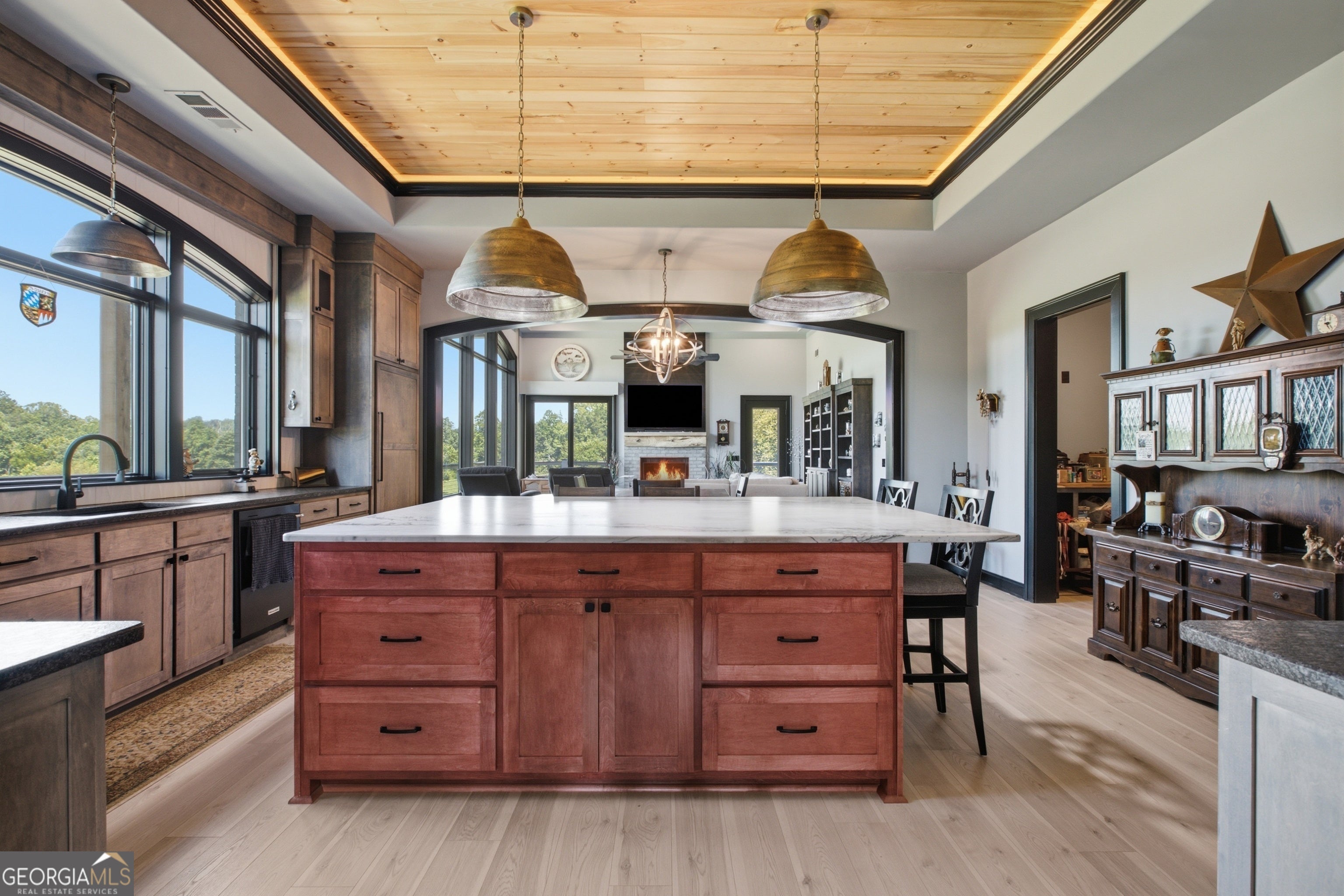 593/525 Amy's Creek RD