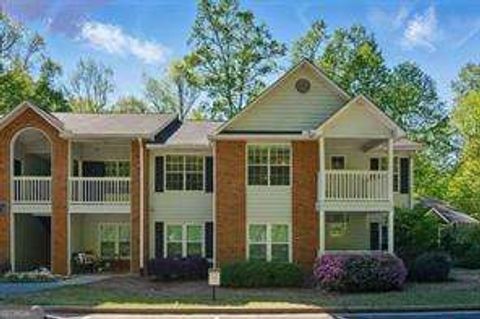 124 STREAMSIDE DR 24 Roswell GA 30076