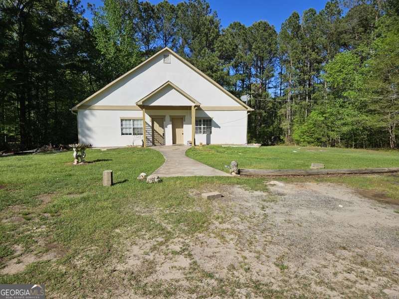 Escape to peaceful country living in this refreshed 2-bedroom, 1-bathroom ranch-style duplex. With fresh paint throughout, this cozy home is ready to welcome you! Spacious & Bright: Enjoy a generous layout with ample natural light throughout. The open living spaces are perfect for relaxing or entertaining. Updated & Clean: Fresh paint and well-maintained interiors provide a welcoming atmosphere. Private & Quiet: Nestled in a serene country setting, this home offers the perfect balance of peaceful living while being just a short drive from nearby amenities. Great Location: Enjoy easy access to outdoor activities and stunning natural surroundings, while still being conveniently close to town.