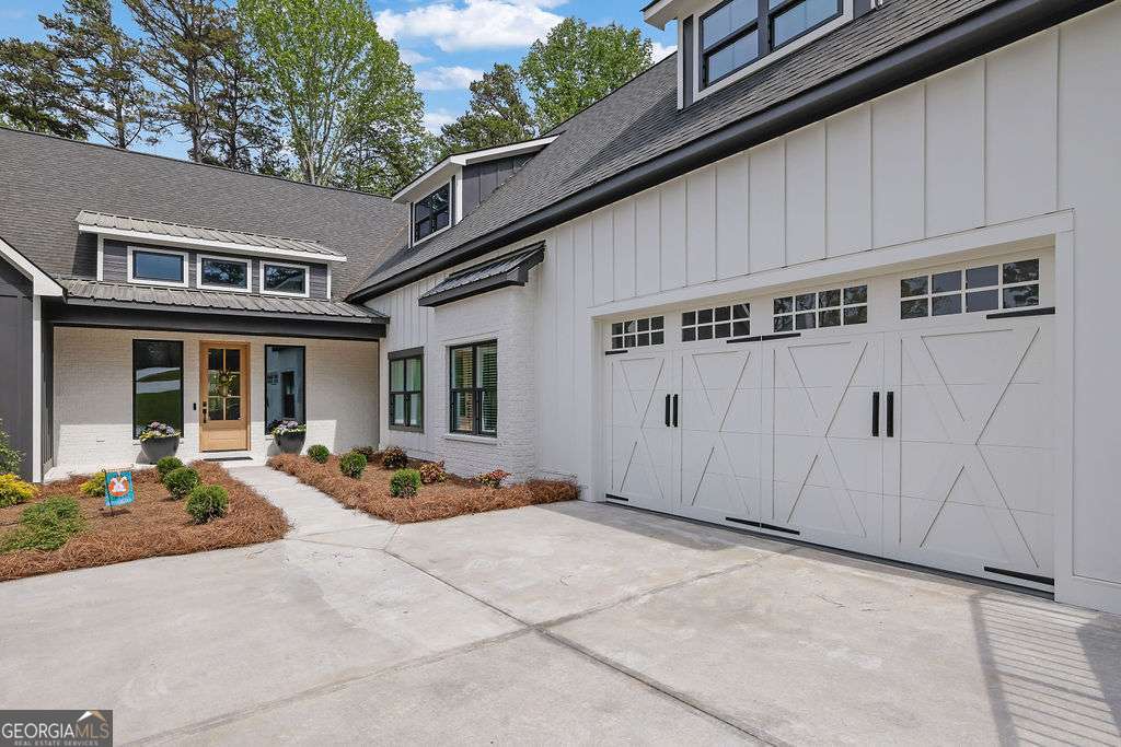 6093 Shadburn Ferry RD