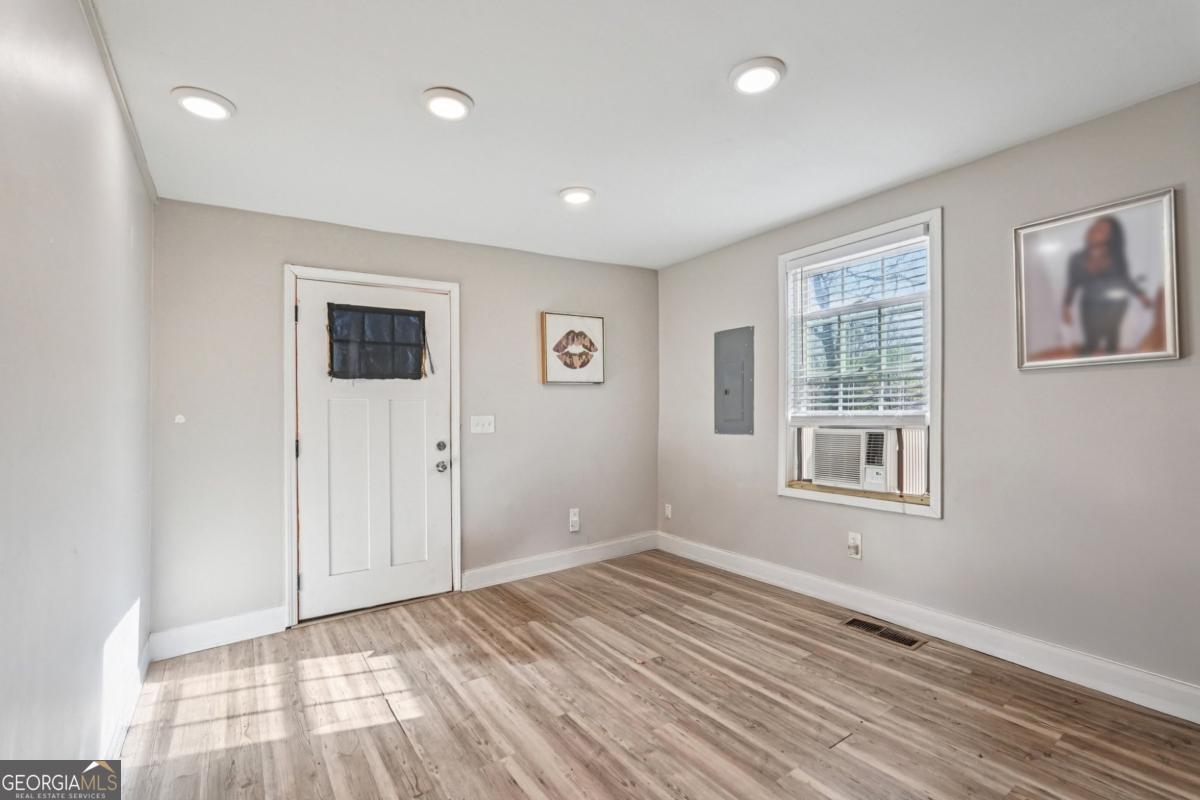 2065 Morehouse DR NW