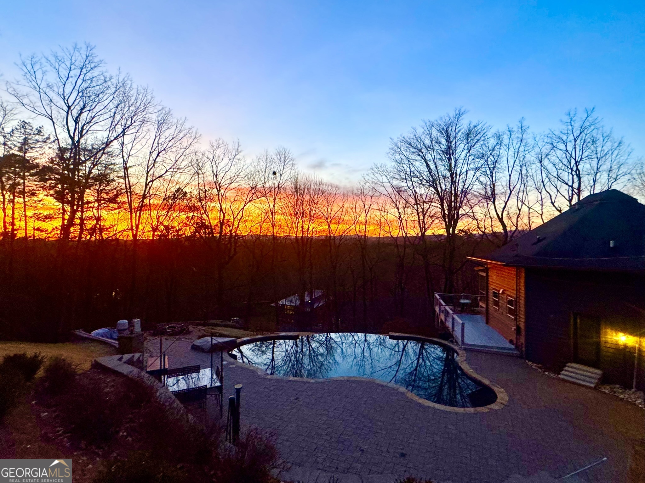 74 Valley DR