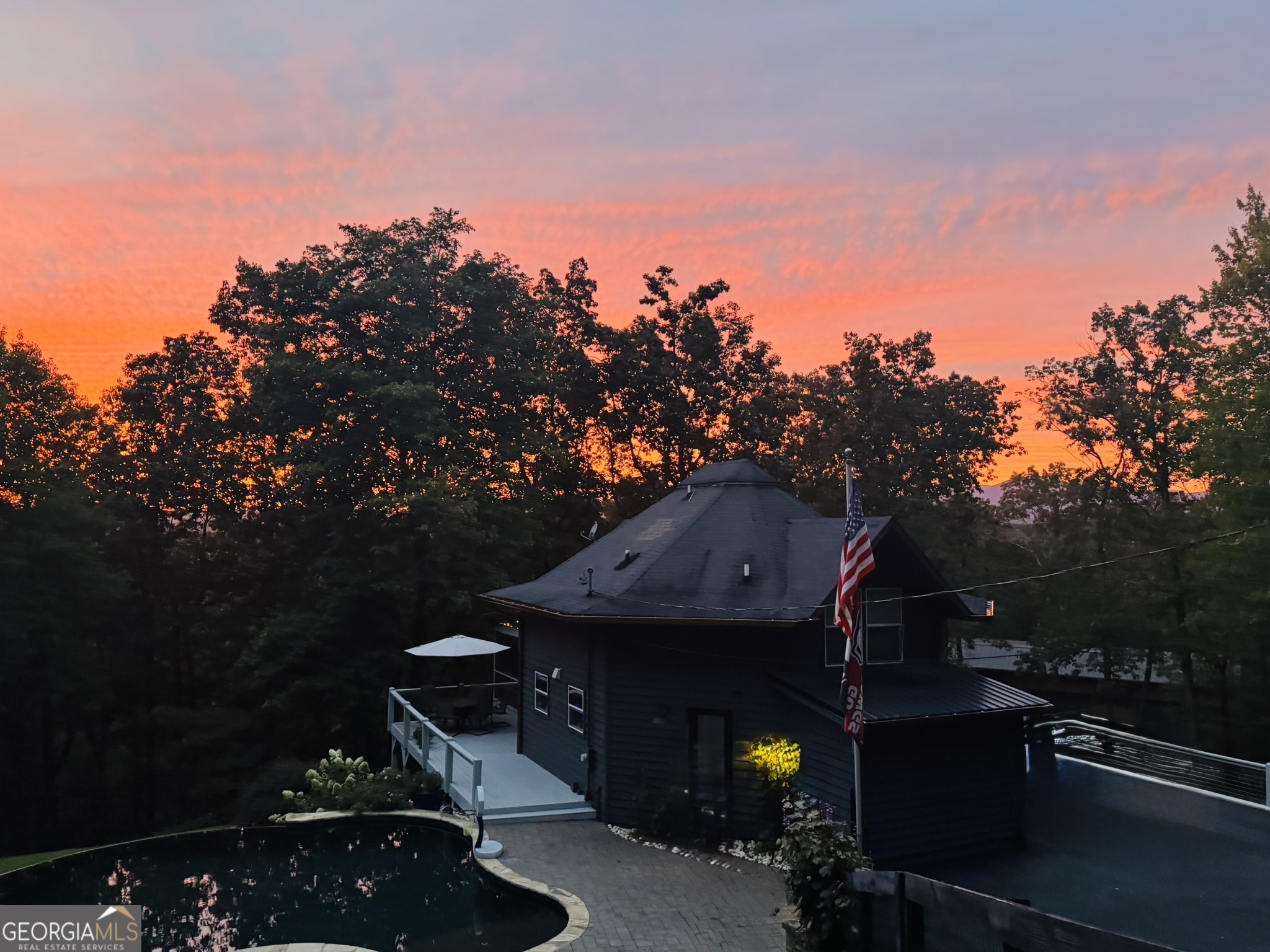 74 Valley DR