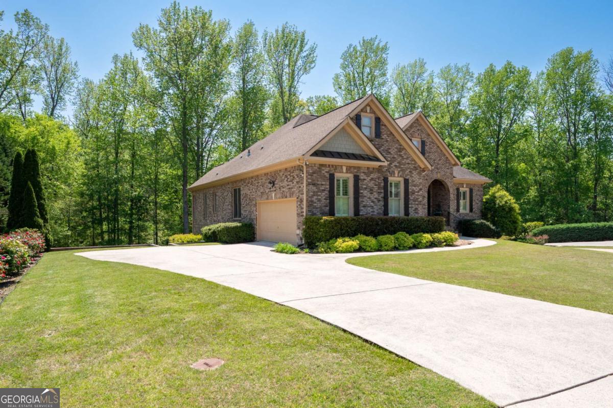 3053 Lawson DR