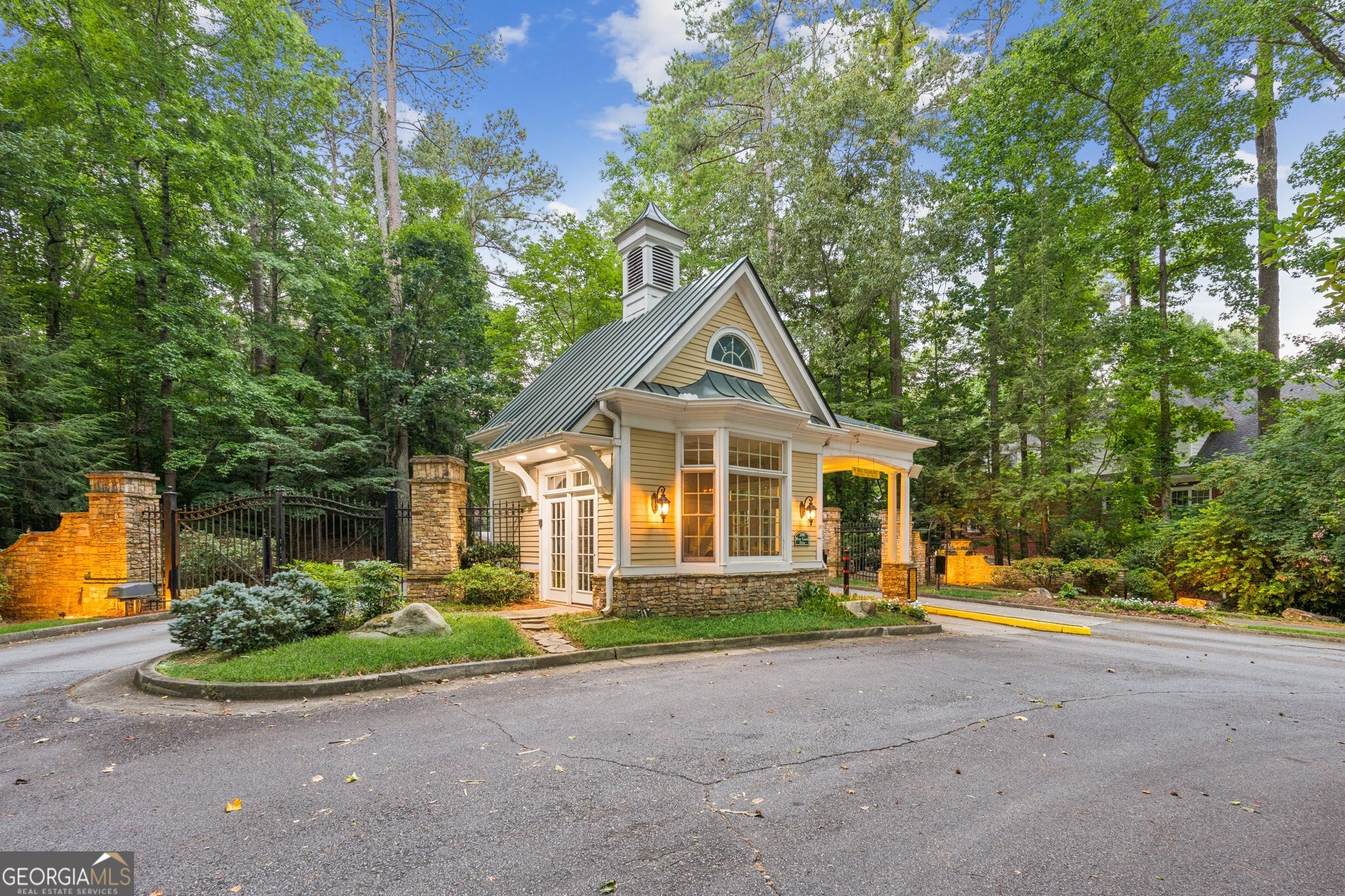 1140 River Laurel DR