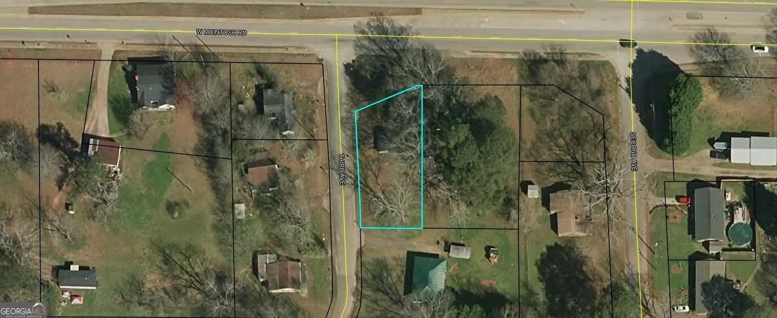 Great location, clean and level ready for builder.