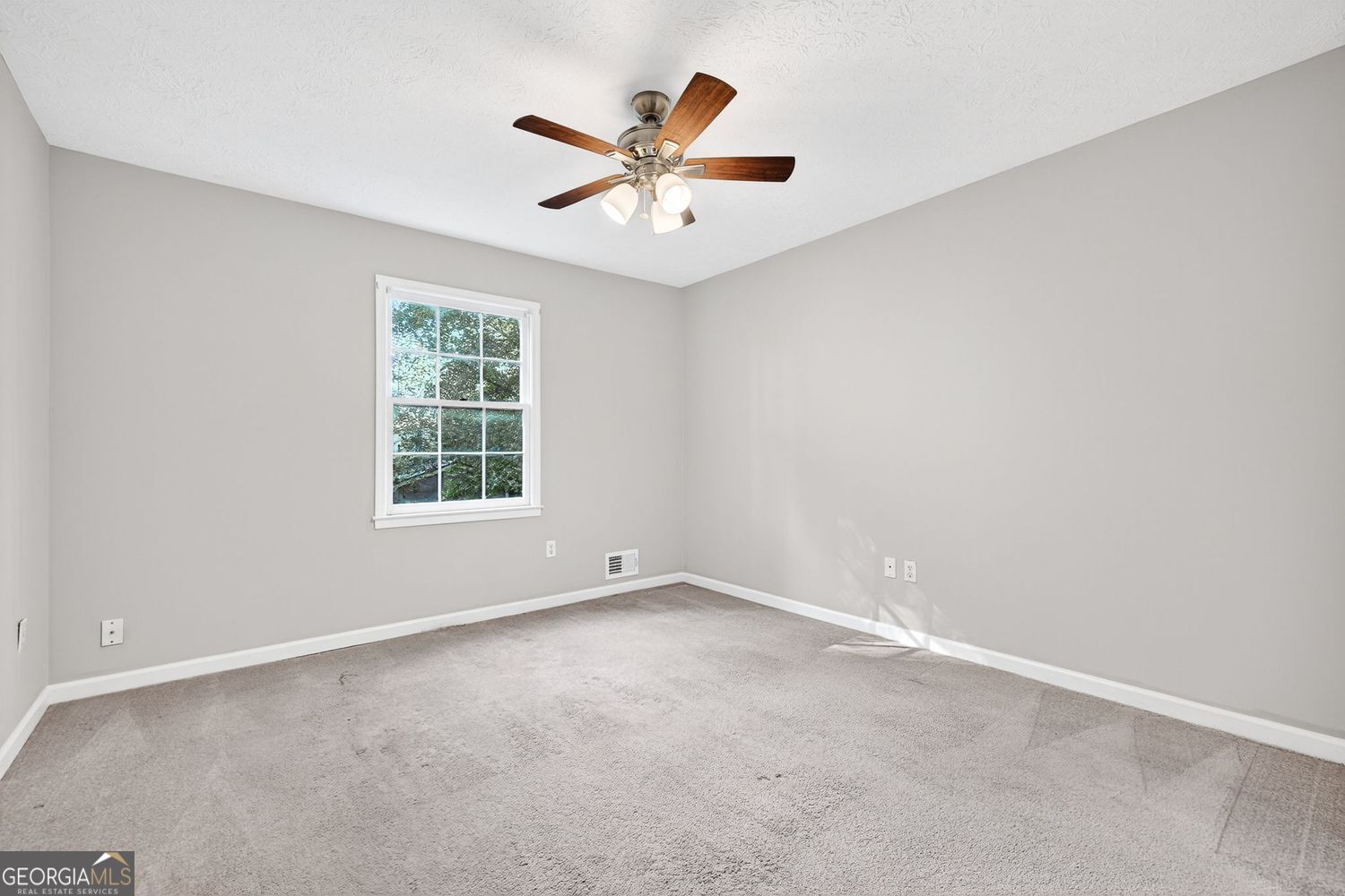 Marietta, Georgia 30066, United States, 3 Bedrooms Bedrooms, ,3 BathroomsBathrooms,Residential,Active,221595