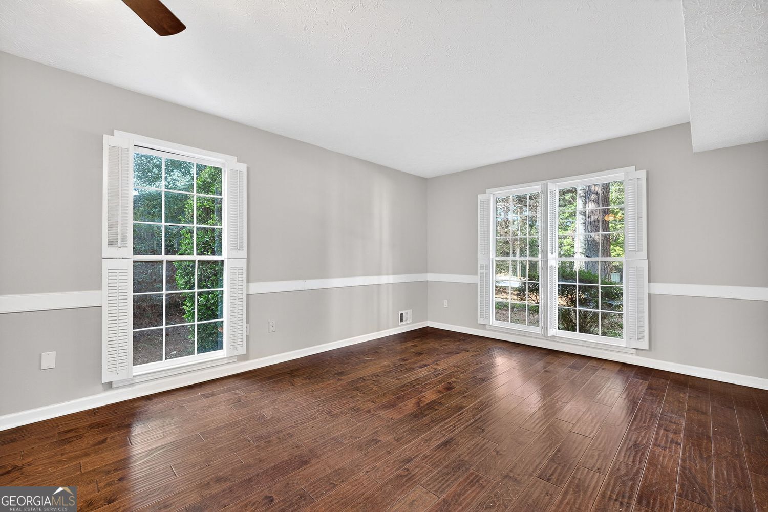 Marietta, Georgia 30066, United States, 3 Bedrooms Bedrooms, ,3 BathroomsBathrooms,Residential,Active,221595