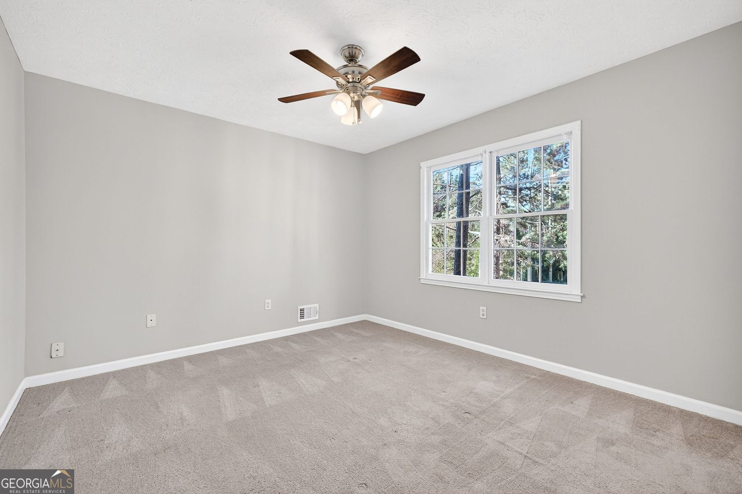 Marietta, Georgia 30066, United States, 3 Bedrooms Bedrooms, ,3 BathroomsBathrooms,Residential,Active,221595