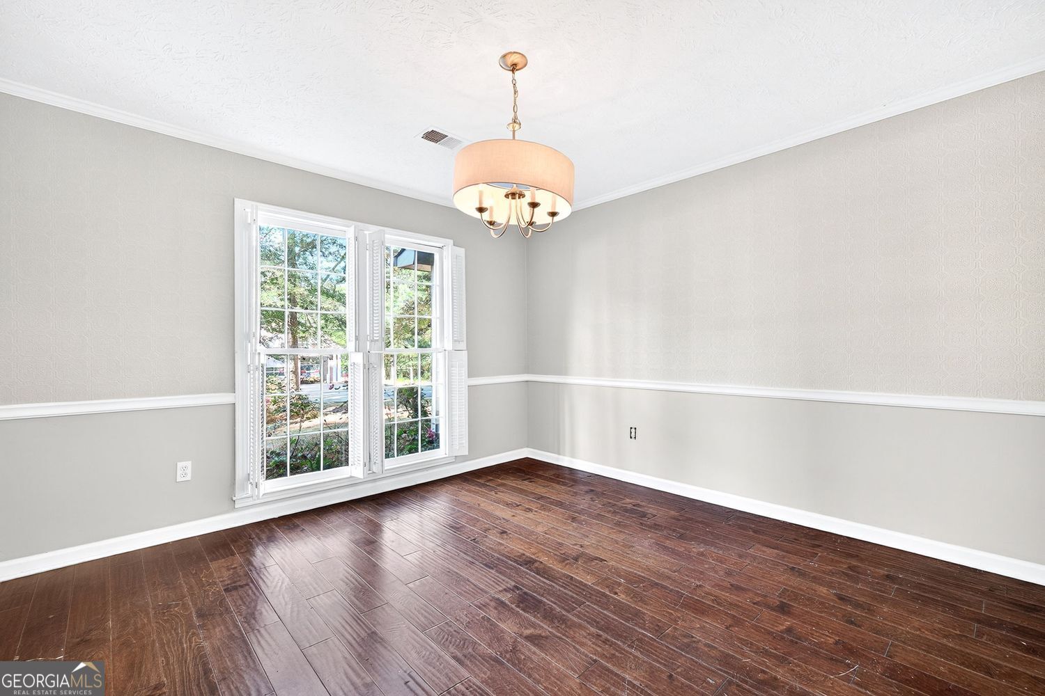 Marietta, Georgia 30066, United States, 3 Bedrooms Bedrooms, ,3 BathroomsBathrooms,Residential,Active,221595