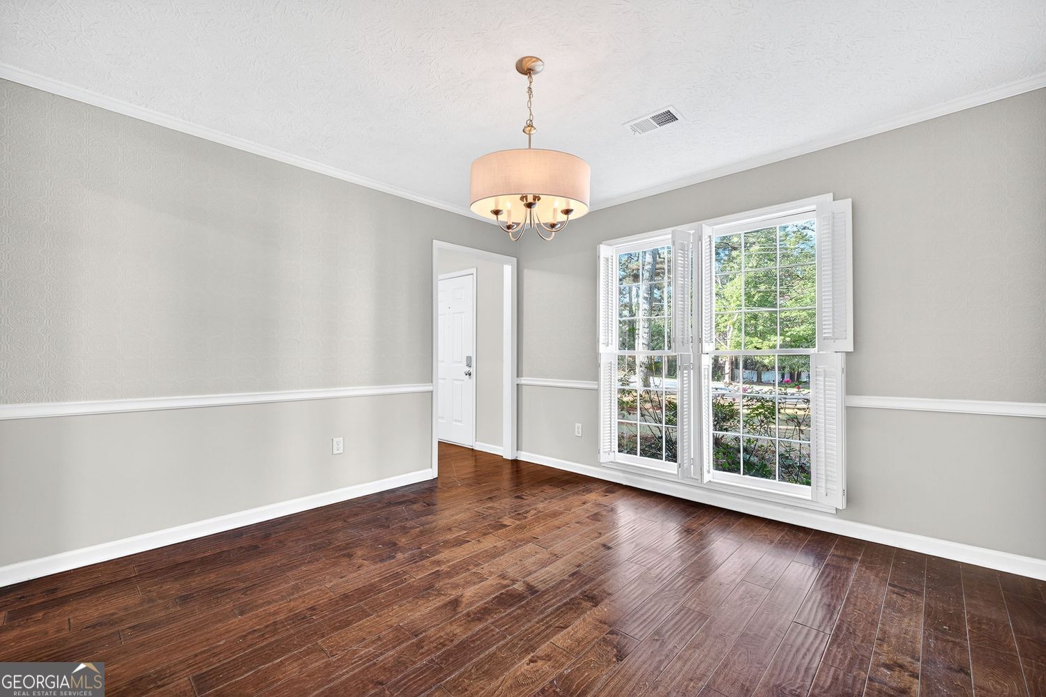 Marietta, Georgia 30066, United States, 3 Bedrooms Bedrooms, ,3 BathroomsBathrooms,Residential,Active,221595