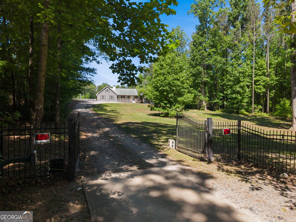Photo of 240 Magmar Ln, Fayetteville, GA 30214 (MLS # 10767927)