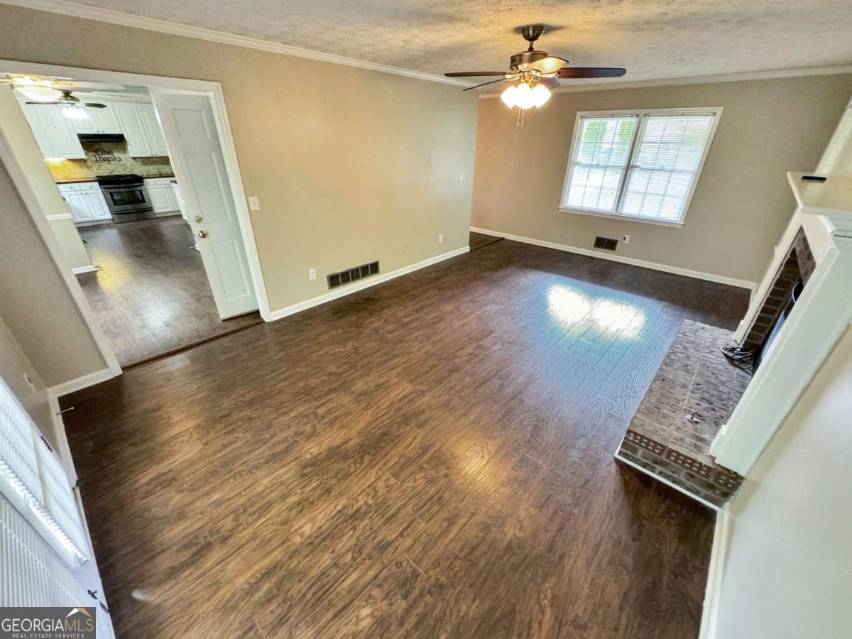 Falcon Crest I - Residential Lease