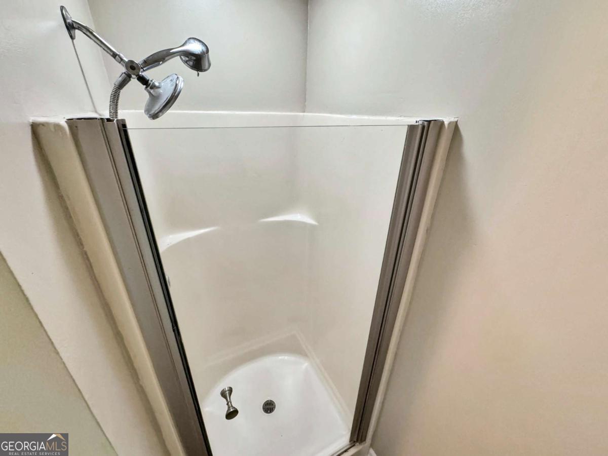 Falcon Crest I - Residential Lease