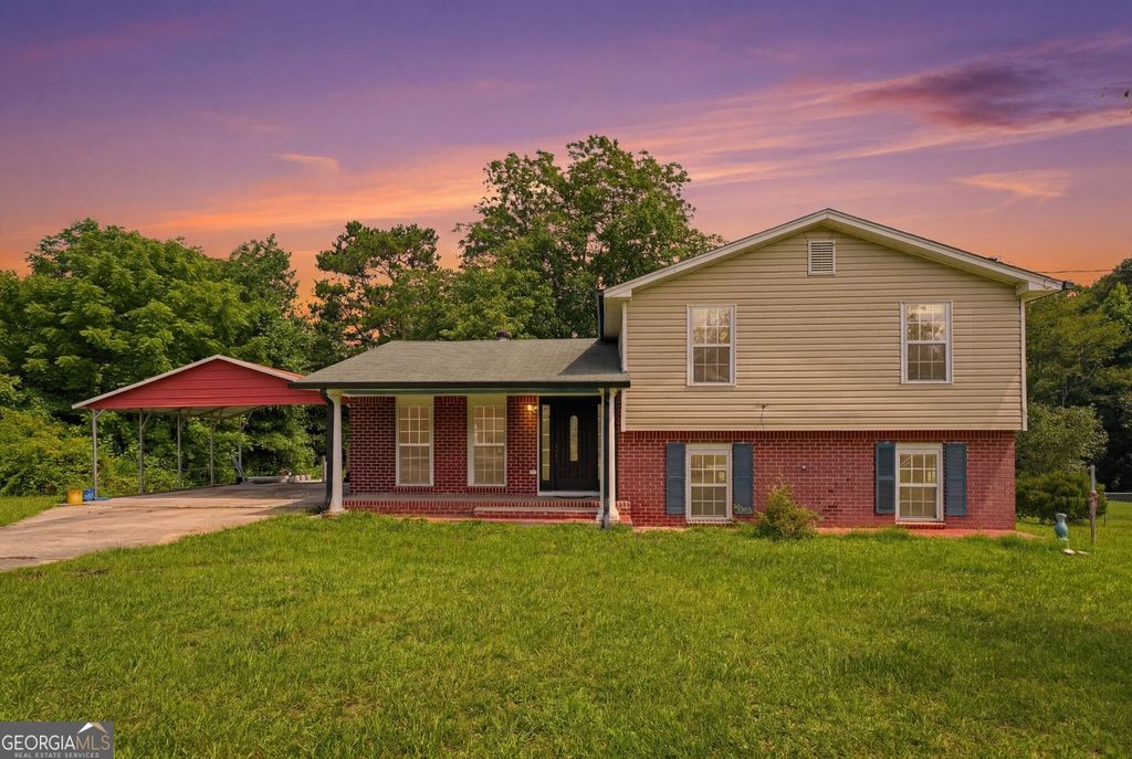 Photo of 420 Henson Circle, Carrollton, GA 30117 (MLS # 10786456)