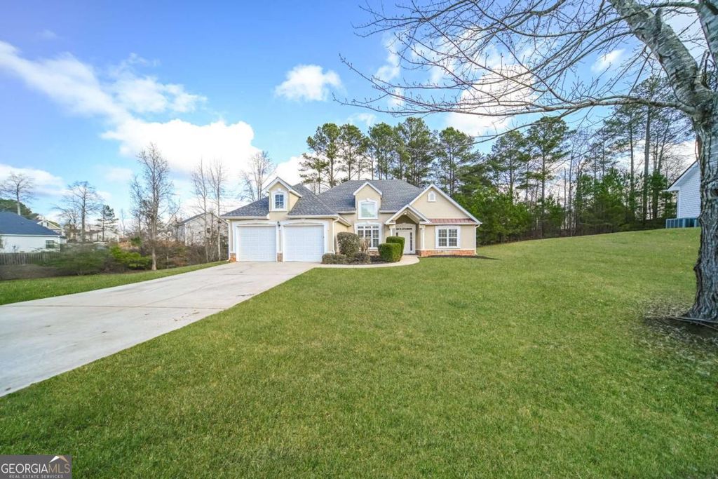 Photo of 80 Knolls Ridge, Hampton, GA 30228 (MLS # 10677878)