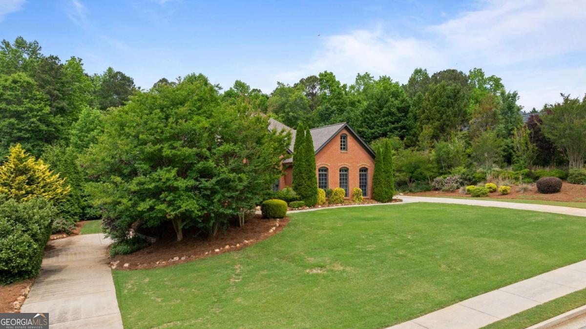 7461 Biltmore LN
