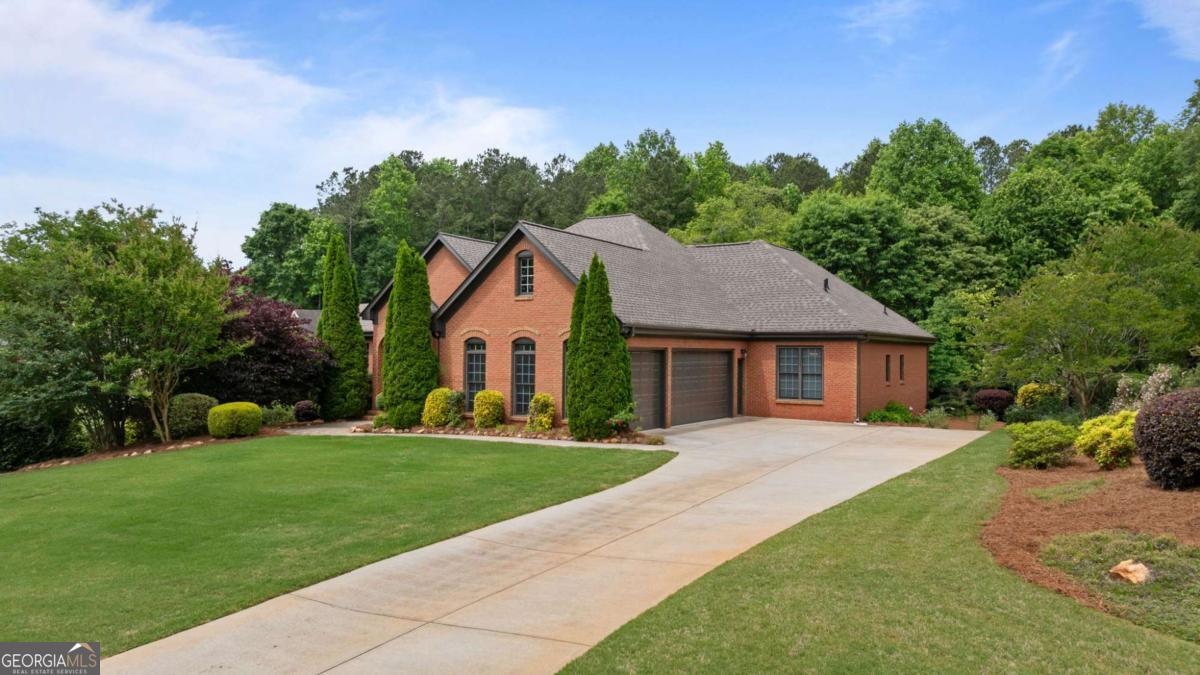 7461 Biltmore LN