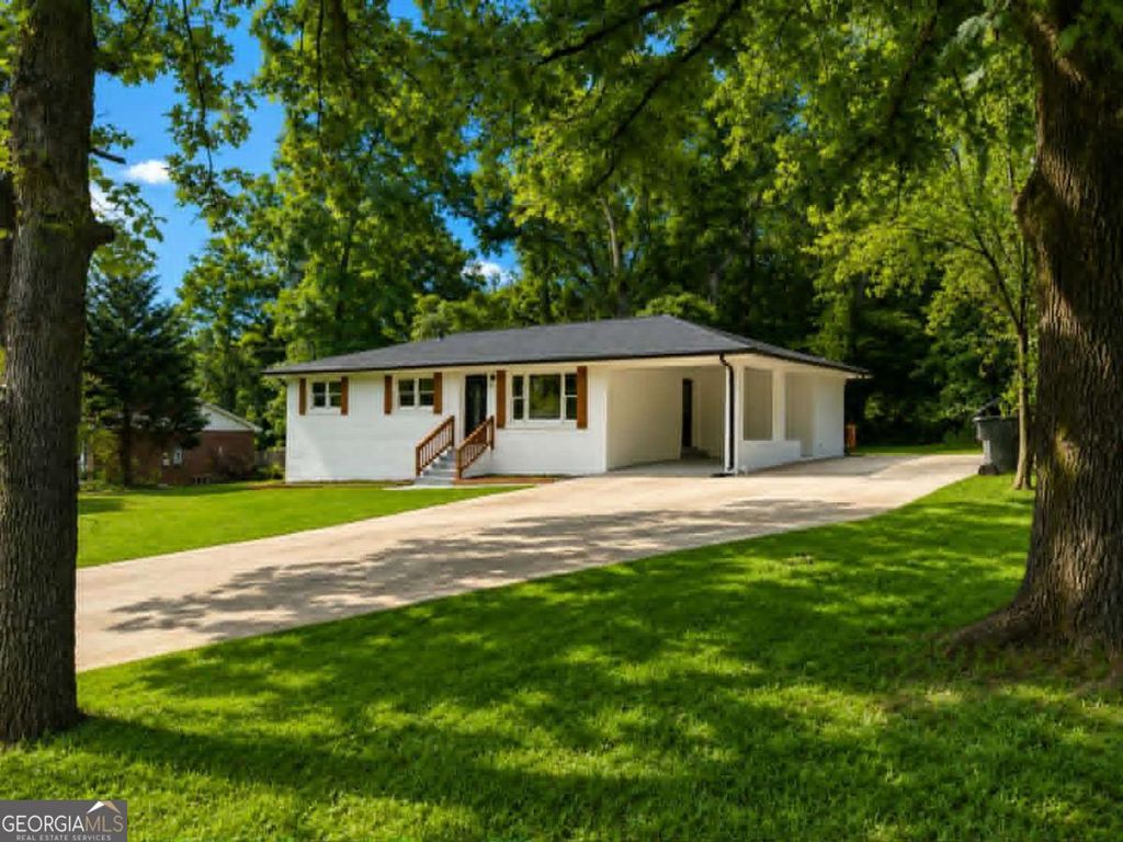 Photo of 328 Dale Drive, Griffin, GA 30223 (MLS # 10773977)