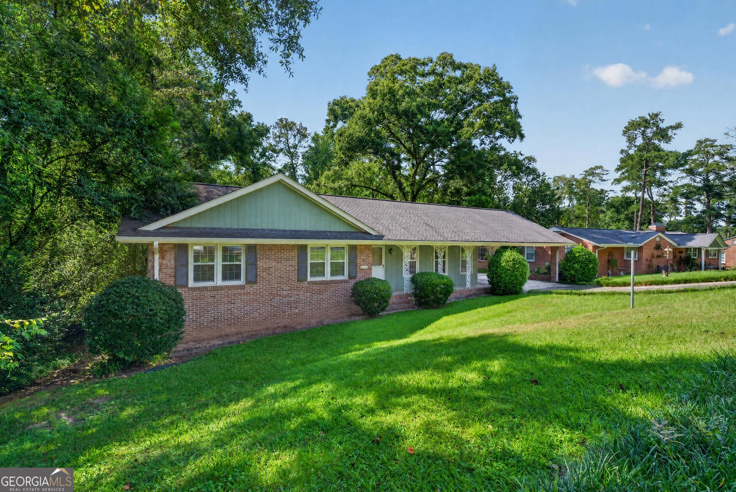 456 Adrian PL