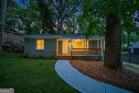 Photo of 2580 Cascade Road SW, Atlanta, GA 30311 (MLS # 10838662)
