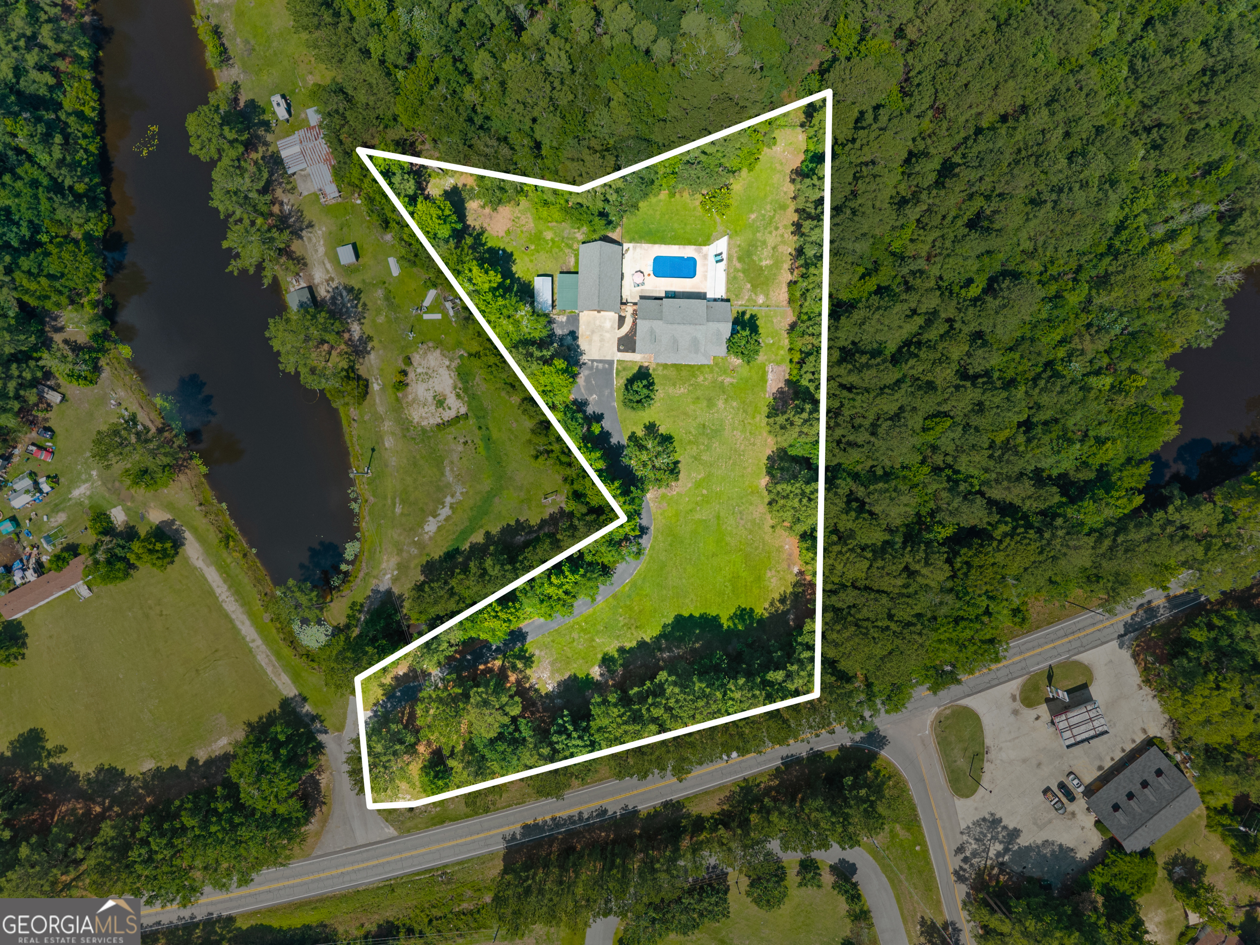 817 Lakeview Road