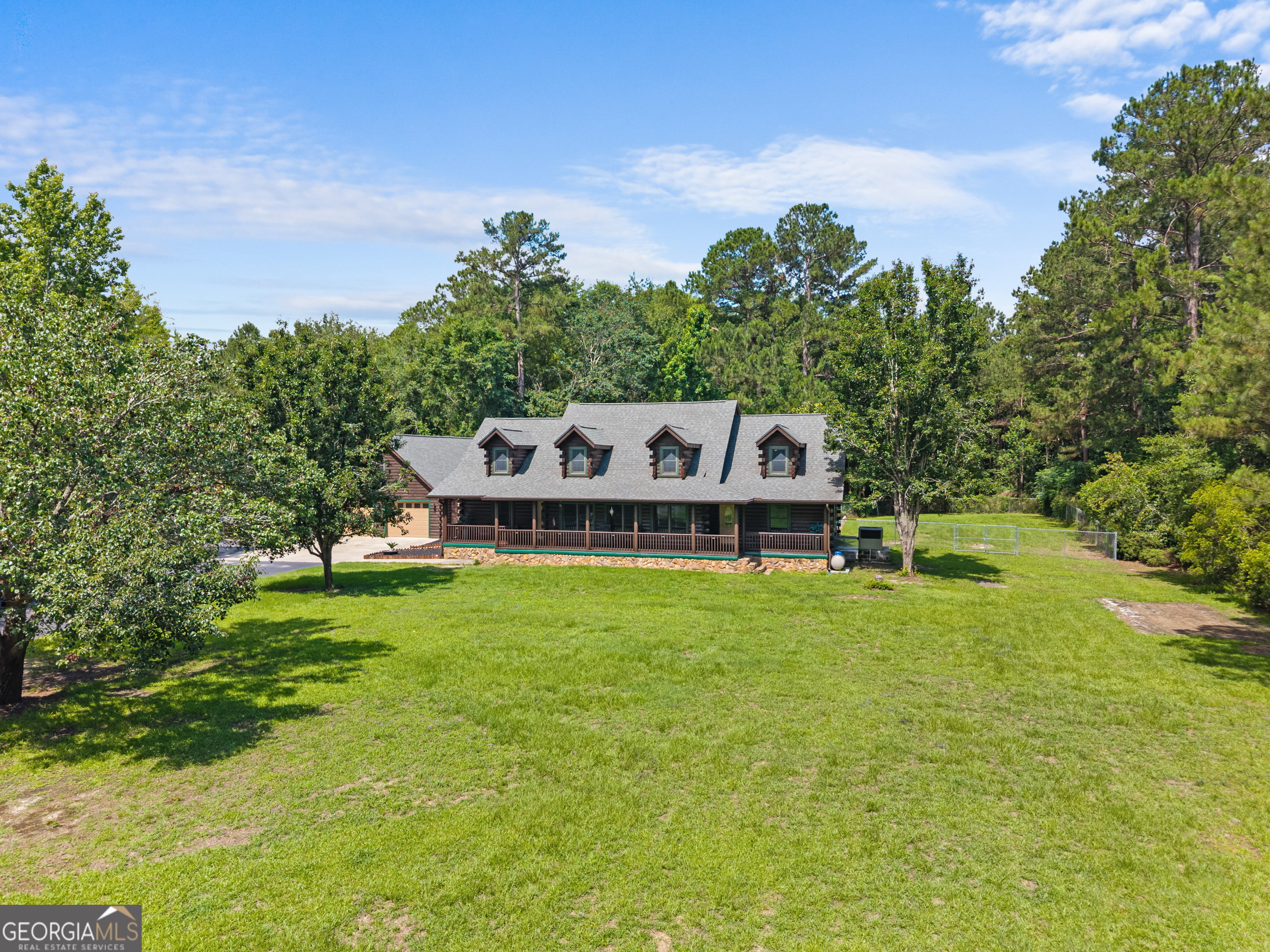 817 Lakeview Road